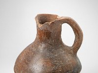 Ame Ker 86  Ame Ker 86, Mexiko, Oaxaca, Zapoteken, Klassische Periode, Monte Albán III-IV, ca. 600-1250 n. Chr., Krug, Ton, H 19 cm, Dm Bauch 16,2 cm, Dm Mündung 6,5 cm : Museumsfoto: Claus Cordes, Bestandskatalog Ethnologie